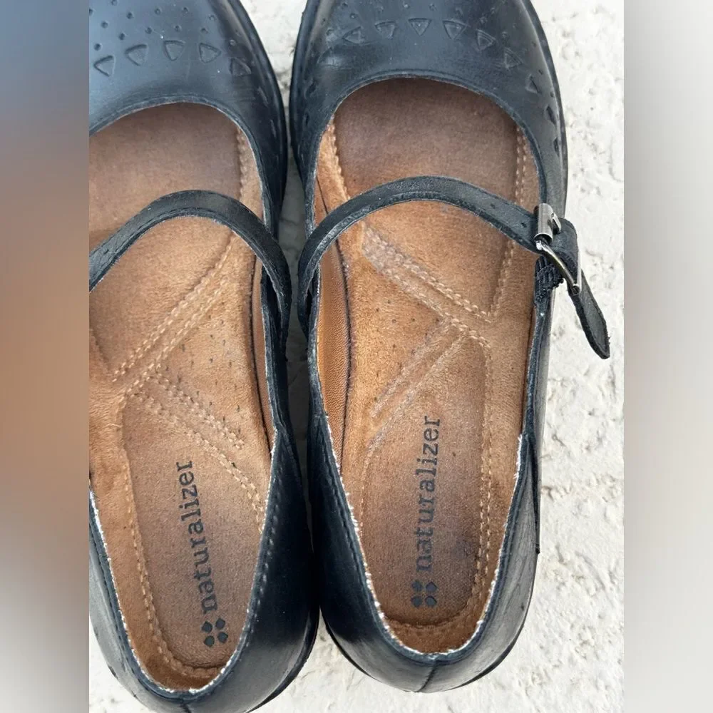 Naturizer serafina maryJanes black leather EUC SZ 6